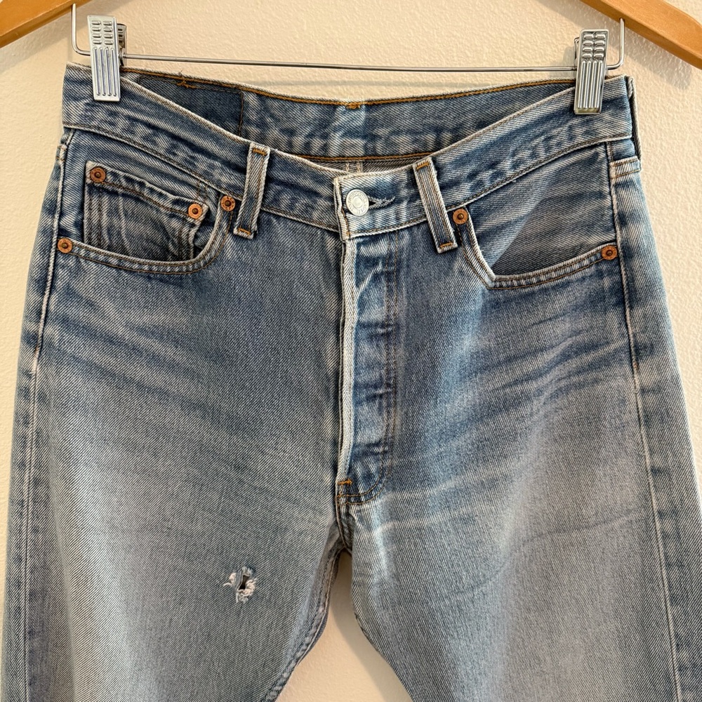 Vintage Levi’s 501 Jeans - Picture 4 of 12
